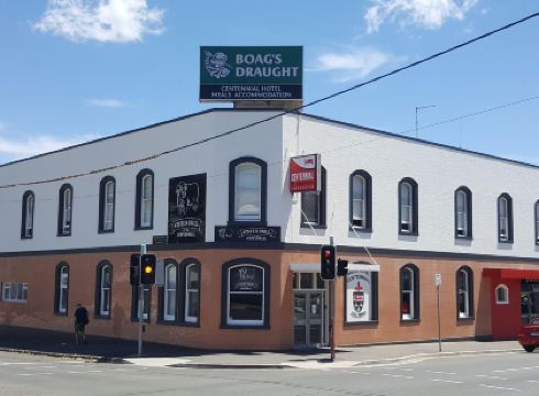 Centennial Inn on Bathurst