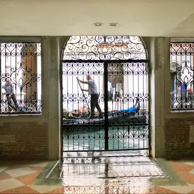 Casa Dolce Các khách sạn gần Thư viện Acqua alta