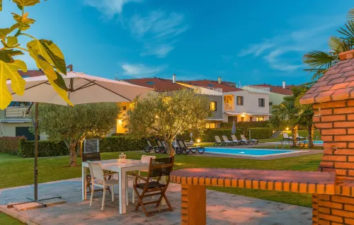 Maj Premium Residence