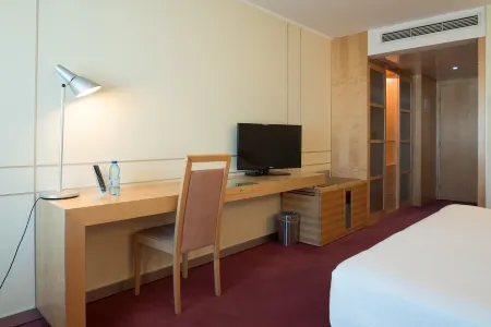 VIP Executive Entrecampos - Hotel & Conference Отели в г. Лумиар