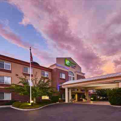 Holiday Inn Express & Suites Medford Hotel Exterior