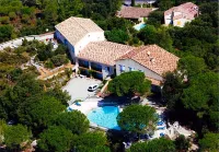 Hôtel les Hauts de Mourèze Hotels in Faugeres