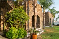Hotel Villa Mexicana Golf & Equestrian Resort Hotels near Plaza Picasso