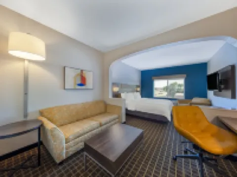 Holiday Inn Express & Suites PITTSBURG by IHG Hotels in Pittsburg