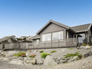 Nice Home in Sveio with House Sea View