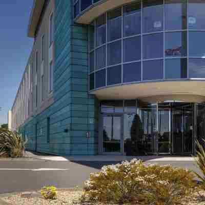 LONDON LUTON VALE HOTEL by IHG Hotel Exterior