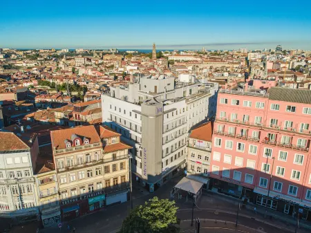 Mercure Porto Centro Santa Catarina Отели рядом с достопримечательностью «Jardim do Infante Dom Henrique»