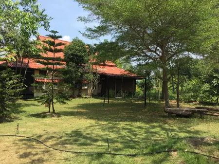 BaanSuanLeelawadee Resort Amphawa