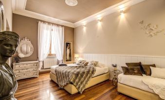 Spanish Steps Miracle Suite