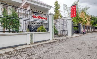 RedDoorz Hostel Near Stadion Mandala Krida Yogya