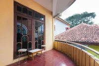 Spot on 2689 Safira Family Residence Syariah Hôtels à : Singosari