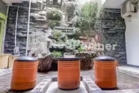 Graha Sartika Hommy Guest House Các khách sạn ở South Lingkar