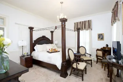 LaSalle Guest House Hotels near Brookside Mansion