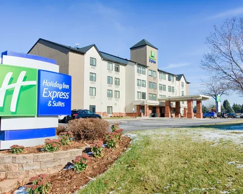 Holiday Inn Express & Suites COON RAPIDS-BLAINE AREA by IHG Hotels in Coon Rapids