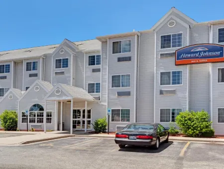 Howard Johnson by Wyndham Elk Grove Village/Chicago O'Hare