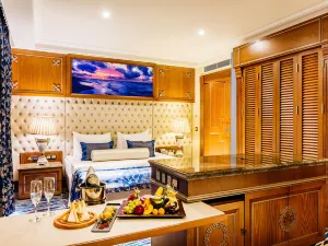 Lords Palace Hotel Spa Casino