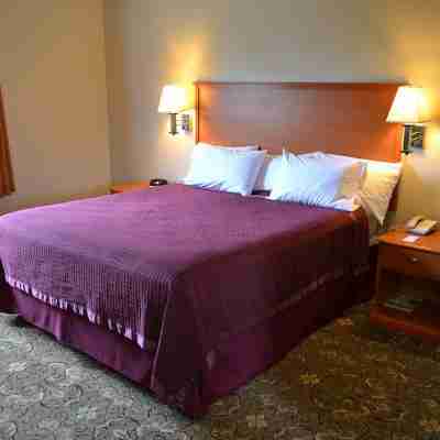 The Miramar Inn & Suites Rooms