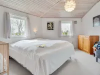 "Kia" - 80m from the Sea