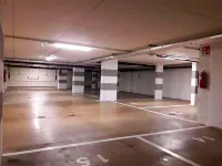 挪特樂思家庭飯店 - 停車場