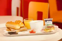 Premiere Classe le Mans Ouest - UNIVERSITÉ - breakfast