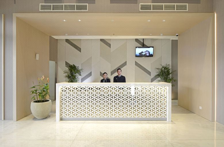 미드타운 레지던스 마벨 시티 수라바야의 야외 수영장