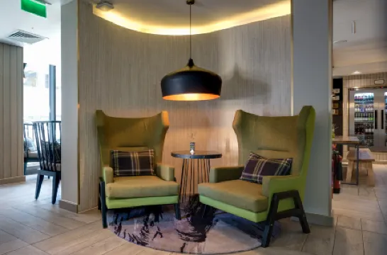 Hub by Premier Inn Edinburgh (Royal Mile) Отели рядом с достопримечательностью «Калтон-хилл»