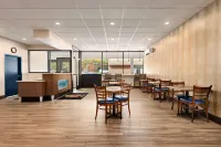 Super 8 by Wyndham Liverpool/Syracuse North Airport - Frühstück