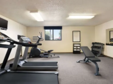 Super 8 by Wyndham Lincoln North Hotels in Lincoln