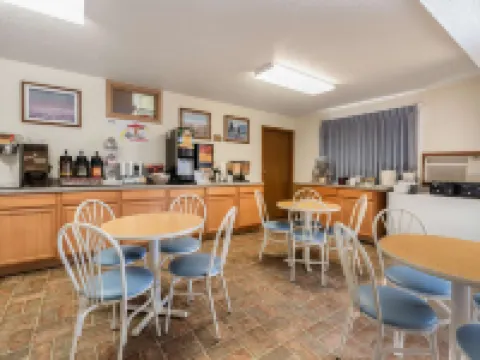 Super 8 by Wyndham Hill City/Mt Rushmore/ Area Hotels in Hill City