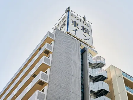 Toyoko Inn Shin-Osaka Chuo-Guchi Honkan Отели рядом со станцией Mikuni Railway Station