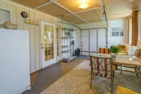 Sneads Ferry Vacation Rental Studio w/ Water Views - Apartments