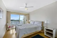 The Hill Apartments Currumbin Beach Hotels in Palm Beach