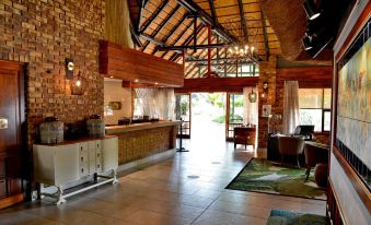 Cambalala - Luxury Units - in Kruger Park Lodge - Serviced Daily, Free Wi-Fi