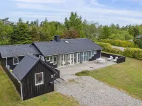 "Hallveig" - 1.1km from the Sea