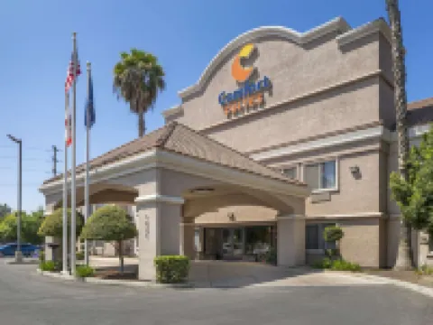 Comfort Suites Hotels in Tulare
