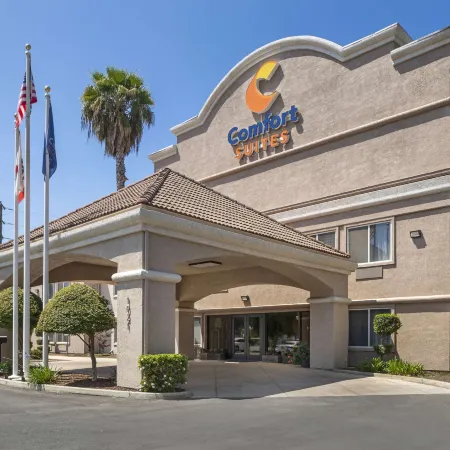 Comfort Suites