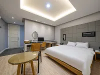 Jeongeup Labe Hotel 井邑市のホテル