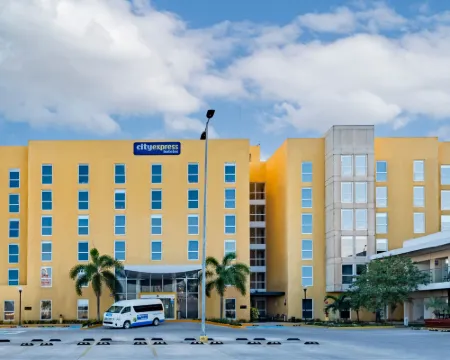 City Express by Marriott Paraiso Hotels in Paraiso