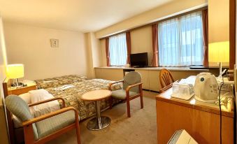 1. Hotel Te..