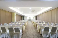 Grand Kanaya Hotel Hoteles en Sei Sikambing D