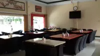 Kencana Pati Hotel Hotels in Margorejo