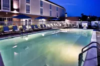 Hampton Inn & Suites Cape Cod-West Yarmouth - Beach