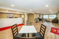 Econo Lodge Inn & Suites Hotels in Pincher Creek
