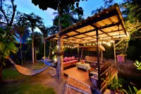 Baan Phor Bangkontee Hotels near Wat Bang Kung