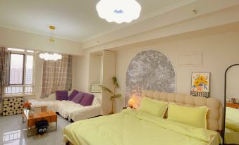Yuerong Bay Jieyouzhan Serviced Apartment (Central Academy High School Mingrun Plaza Yanshun Road)