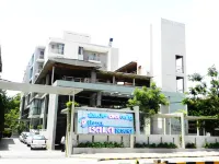 Hotel Bala Regency - parking