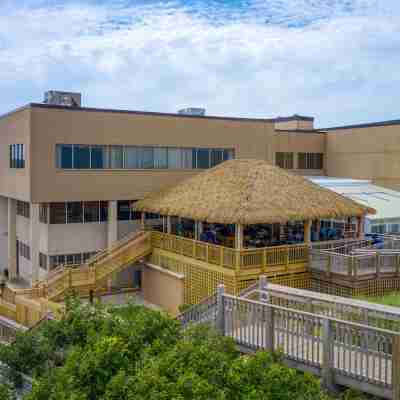 Ramada Plaza by Wyndham Nags Head Oceanfront Hotel Exterior