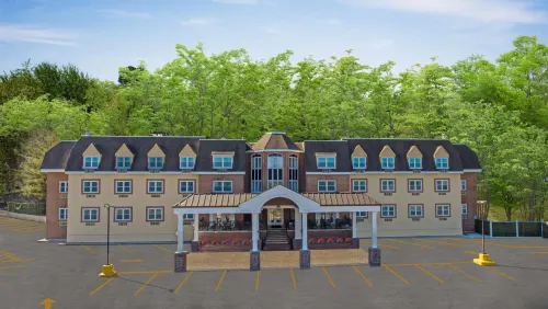 The Roslyn, Tapestry Collection by Hilton Hotels in North Hempstead