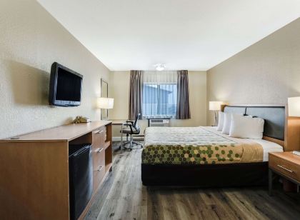 Econo Lodge Madison East