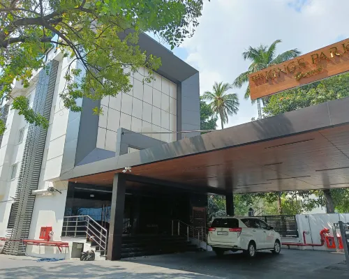 The Kings Park Grand-Near US Consulate Hotel dekat Kedutaan Besar Amerika